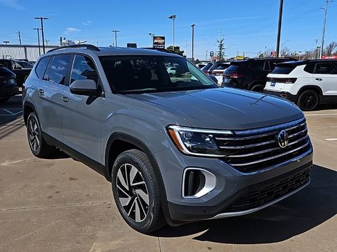 New 2026 Volkswagen Atlas SE image 3