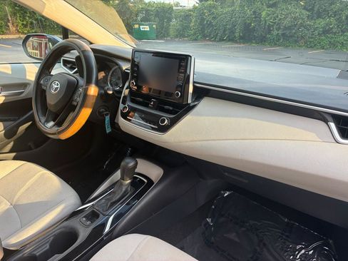 Used 2020 Toyota Corolla LE FWD image 24