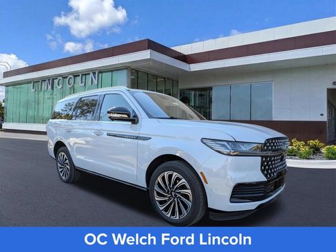 Certified 2025 Lincoln Navigator Black Label AWD/4WD image 3