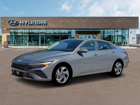 New 2026 Hyundai Elantra Limited w/ Cargo Package image 2