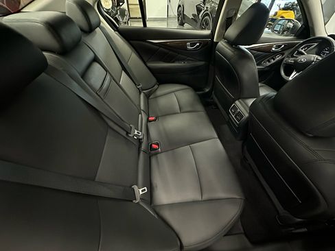 Used 2018 INFINITI Q50 Luxe w/ Essential Package (3.0T Luxe) image 19