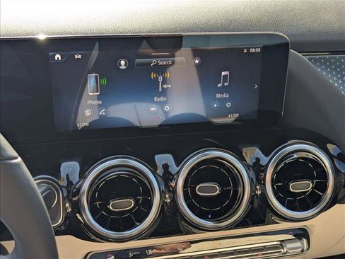 New 2026 Mercedes-Benz GLA 250 image 11