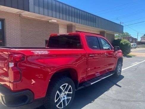 Used 2020 Chevrolet Silverado 1500 Custom Trail Boss w/ Custom Convenience Package AWD/4WD image 4
