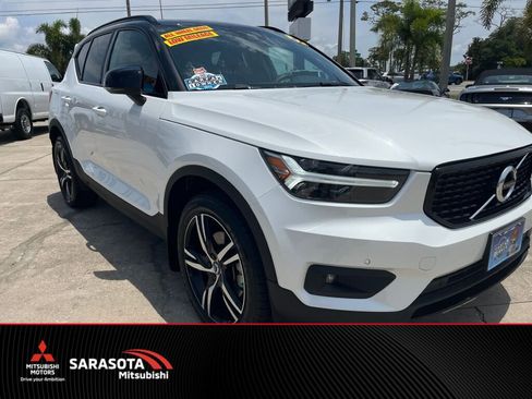 Used 2021 Volvo XC40 T5 R-Design w/ Climate Package AWD/4WD image 1