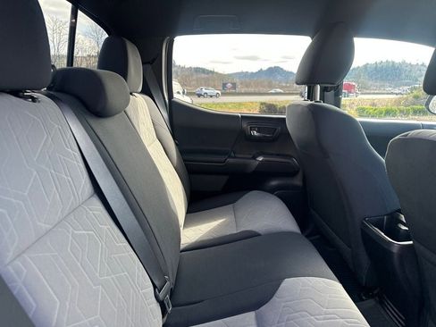 Used 2021 Toyota Tacoma TRD Off-Road image 20