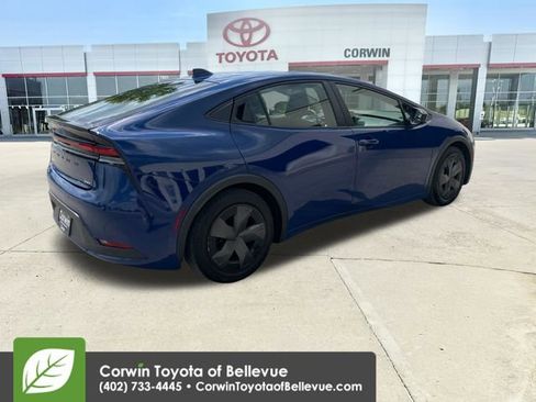 Used 2023 Toyota Prius LE FWD image 5