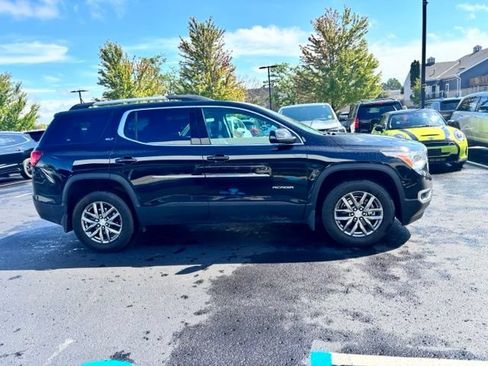 Used 2017 GMC Acadia SLT AWD/4WD image 4