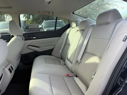 Certified 2019 Nissan Altima 2.5 SV image 9