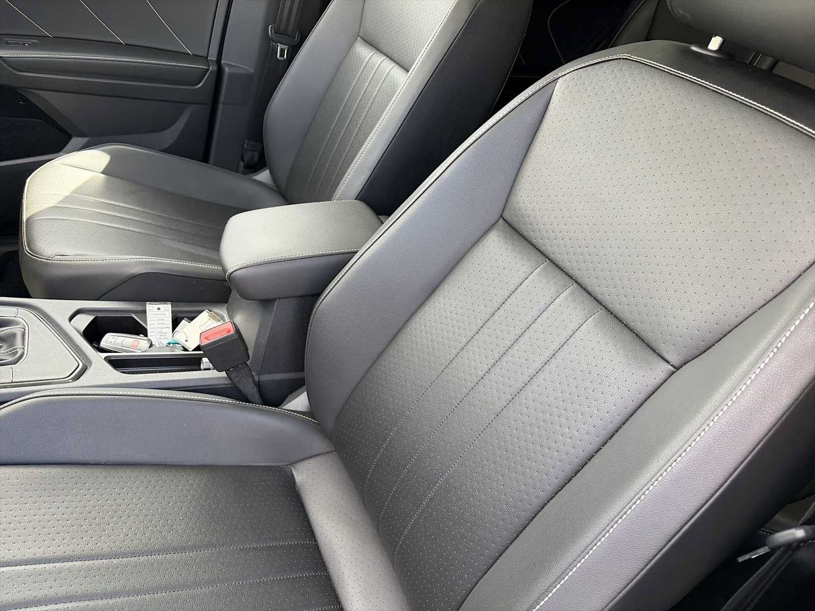 Used 2023 Volkswagen Tiguan SE w/ Panoramic Sunroof Package FWD image 13
