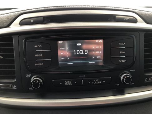 Used 2018 Kia Sorento L FWD image 30
