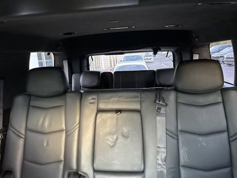 Used 2019 Cadillac Escalade Platinum image 12