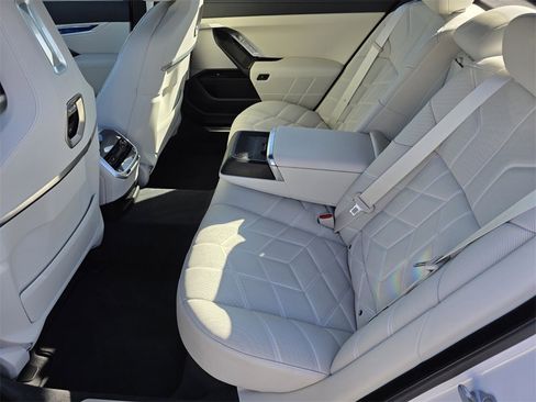 Certified 2025 BMW 740i w/ Premium Package image 14