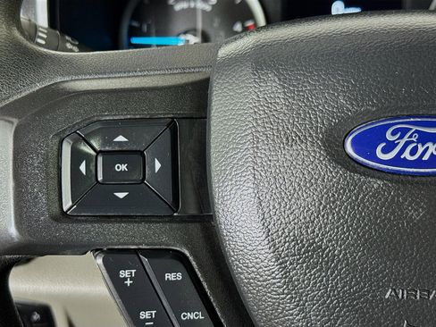 Used 2022 Ford F250 XLT w/ Black Appearance Package image 13