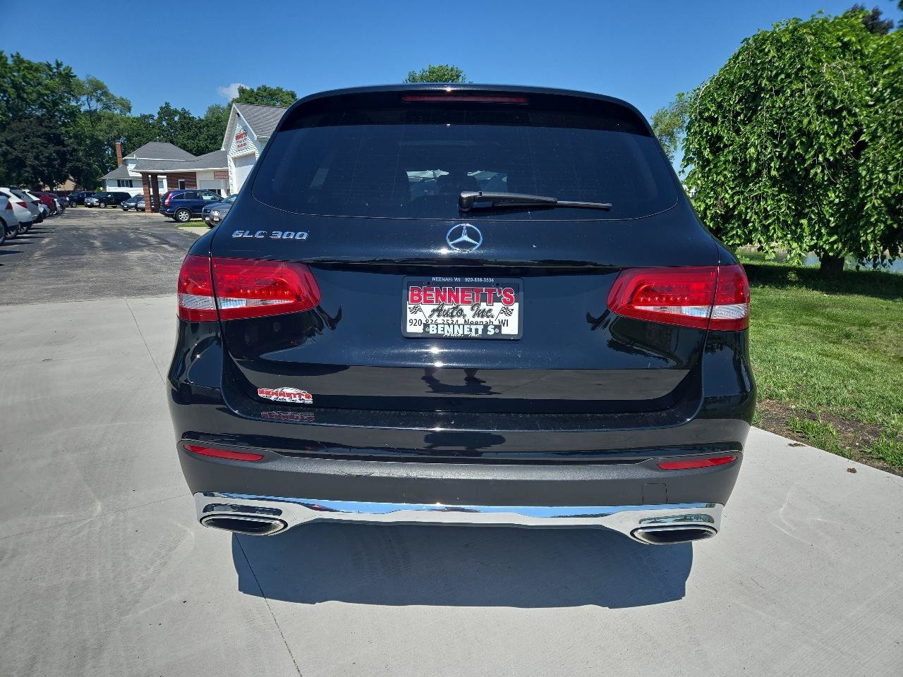 Used 2017 Mercedes-Benz GLC 300 w/ Premium 1 Package image 4