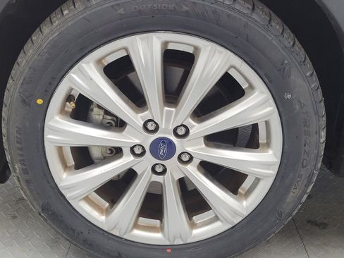 Used 2017 Ford Escape Titanium image 31