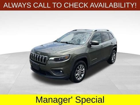 Used 2019 Jeep Cherokee Latitude Plus AWD/4WD image 3