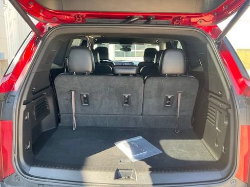 Used 2025 Buick Enclave Preferred AWD/4WD image 30