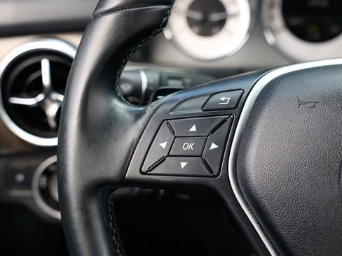 Used 2014 Mercedes-Benz GLK 350 2WD image 28