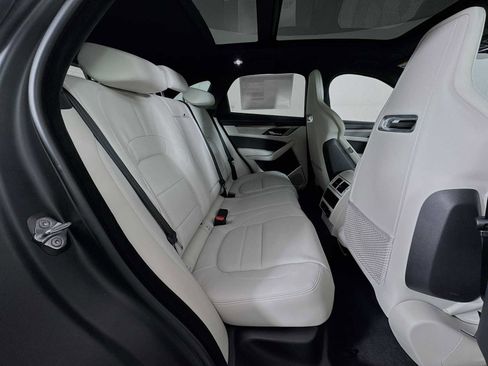 New 2026 Jaguar F-PACE R-Dynamic S image 27