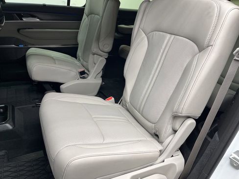 New 2026 Jeep Grand Wagoneer L Summit image 6