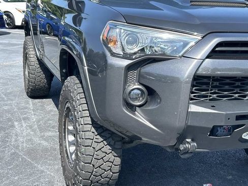 Used 2020 Toyota 4Runner Venture w/ Moonroof Package AWD/4WD image 11