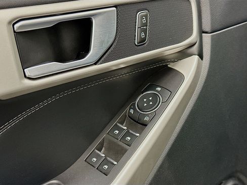 Used 2023 Ford Explorer XLT w/ Equipment Group 202A image 15