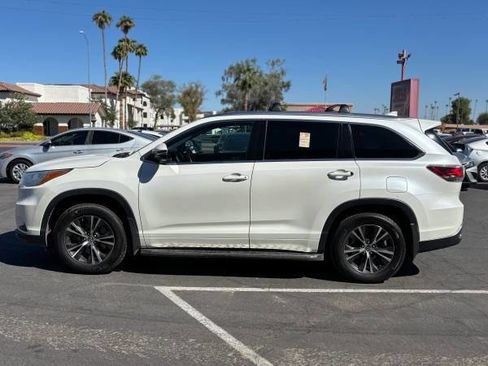 Used 2016 Toyota Highlander XLE image 6