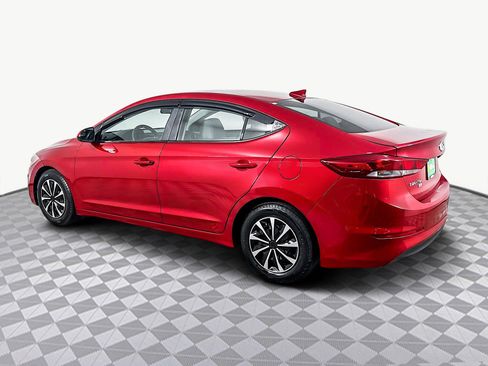 Used 2017 Hyundai Elantra SE image 7