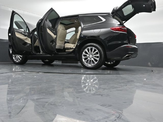 Used 2020 Buick Enclave Premium w/ Sun and Sites Package AWD/4WD image 58