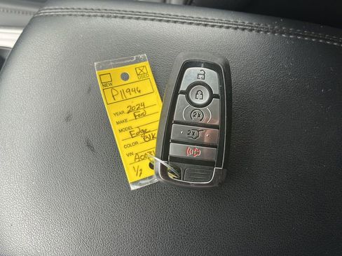 Used 2024 Ford Edge SEL w/ Convenience Package image 22