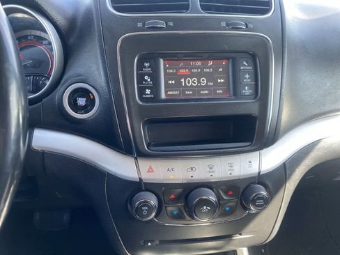 Used 2018 Dodge Journey SE w/ Connectivity Group image 15