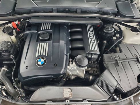 Used 2013 BMW 328i xDrive Coupe AWD/4WD image 4