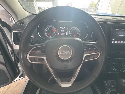 Used 2020 Jeep Cherokee Latitude Plus FWD image 9