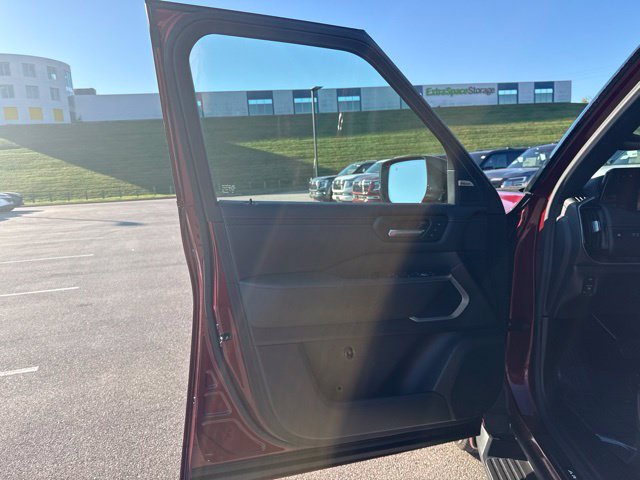 Used 2025 Nissan Armada Platinum AWD/4WD image 9