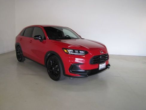 Used 2024 Honda HR-V Sport image 3