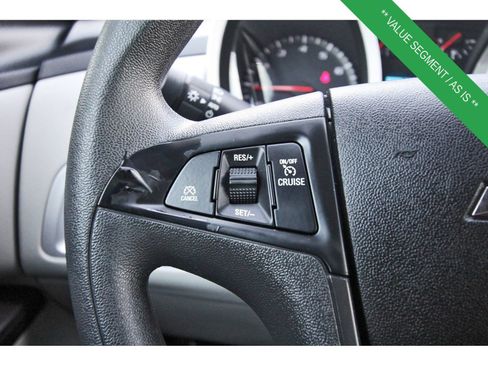 Used 2017 Chevrolet Equinox LS FWD image 17
