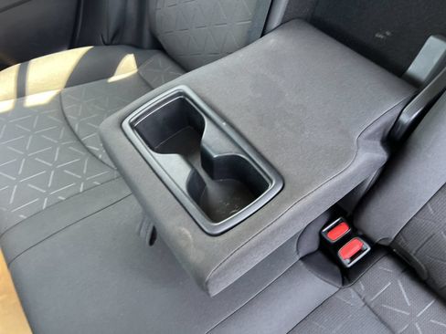 Used 2021 Toyota RAV4 XLE FWD image 17