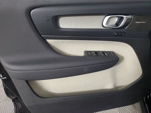 Certified 2023 Volvo XC40 B5 Ultimate w/ Protection Package Premier AWD/4WD image 21