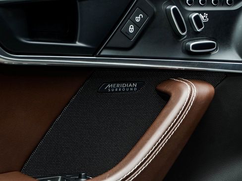 Used 2018 Jaguar F-TYPE Coupe image 32