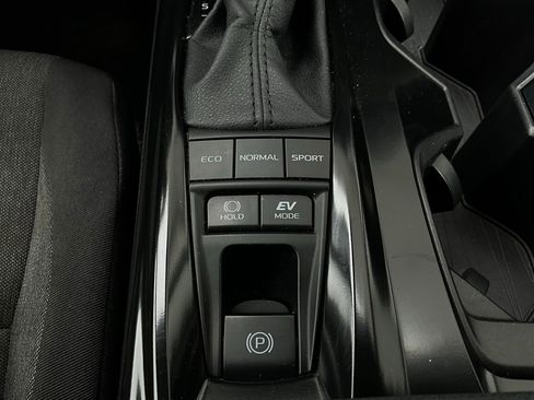 Used 2025 Toyota Camry LE image 22