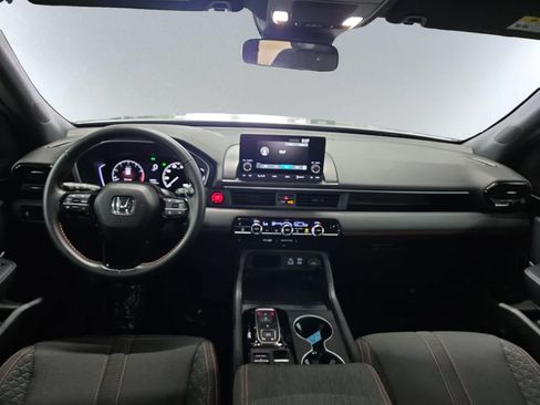 Used 2025 Honda Pilot Sport image 6