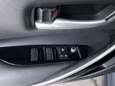 Used 2020 Toyota Corolla XSE image 11