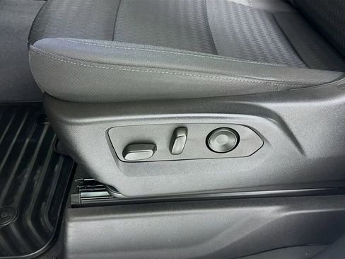 Used 2023 Chevrolet Silverado 1500 Custom image 18