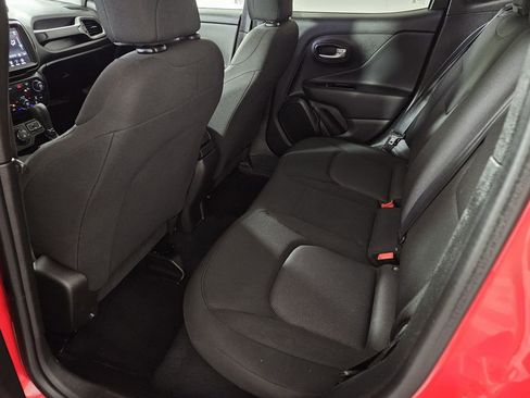 Used 2023 Jeep Renegade Latitude image 28