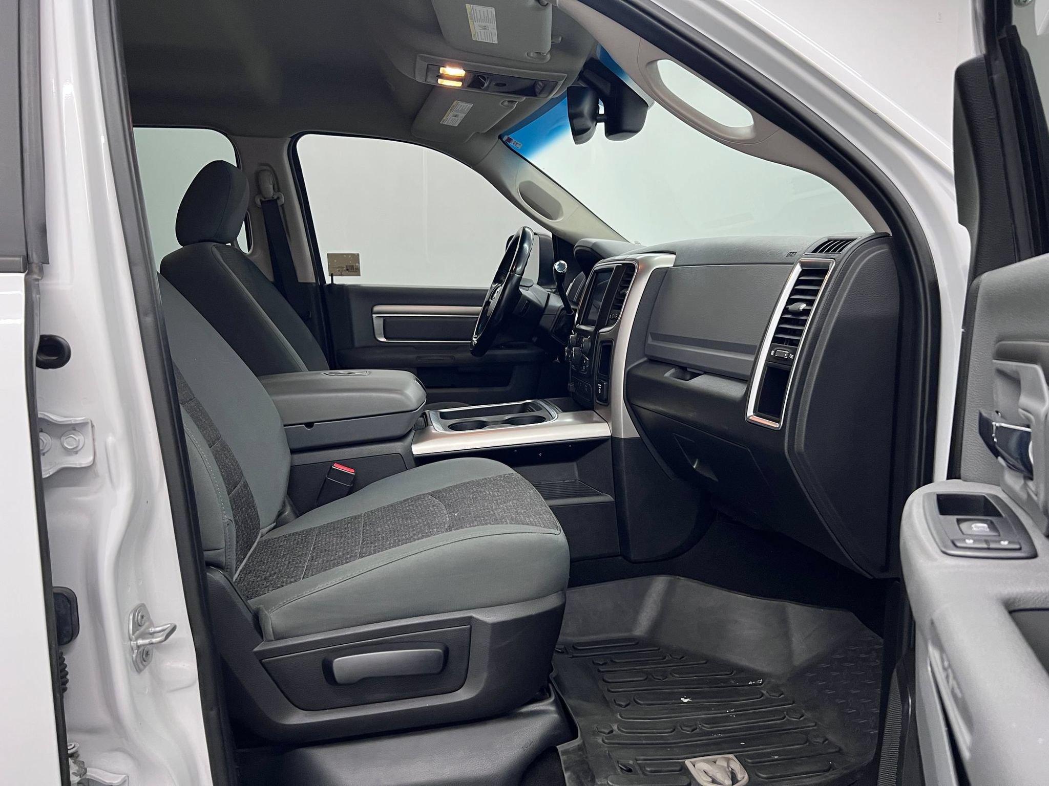 Used 2018 RAM 2500 SLT w/ Protection Group AWD/4WD image 22