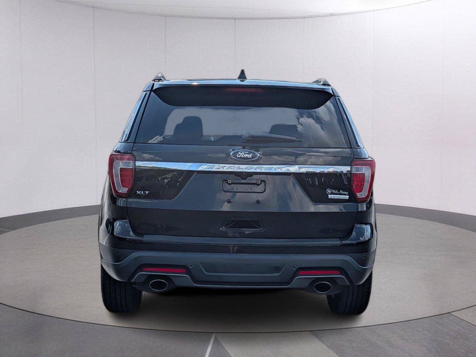 Used 2018 Ford Explorer XLT FWD image 4