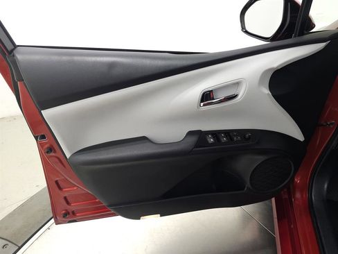 Used 2017 Toyota Prius Prime Plus w/ Carpet Mat Package image 11