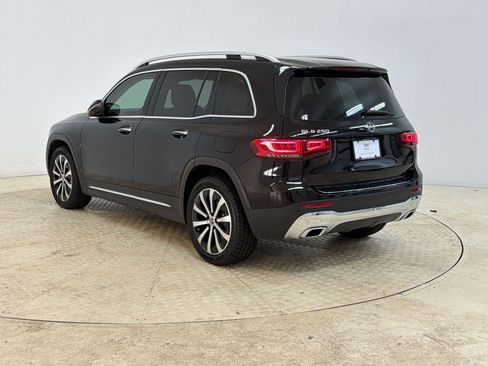 Used 2021 Mercedes-Benz GLB 250 image 3