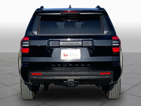 Used 2025 Toyota 4Runner SR5 AWD/4WD image 5