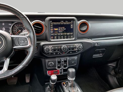 Used 2023 Jeep Gladiator Mojave w/ Cold Weather Group AWD/4WD image 7